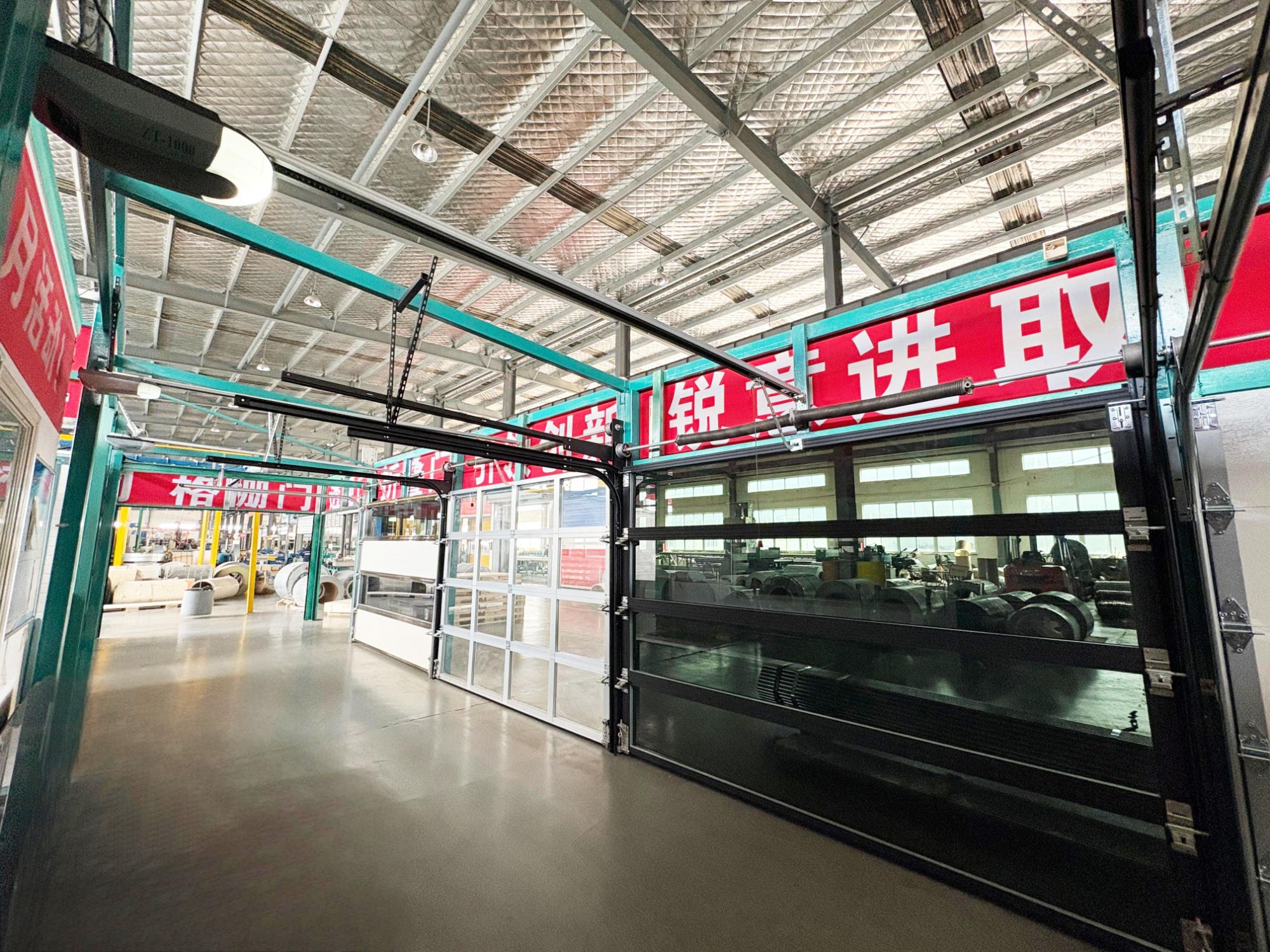 ODM Full View Garage Doors: Elevating Home Aesthetics and Practicality